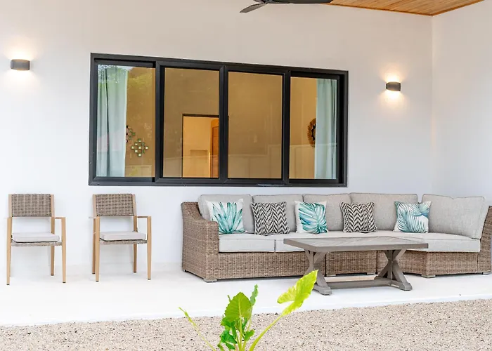 Modern New In Playa Close To Villa Potrero (Guanacaste)